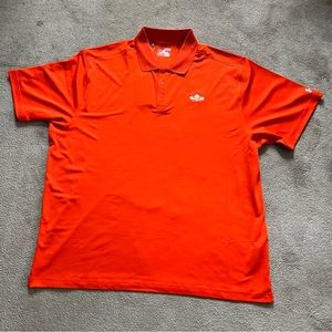 NWT Under Armour Cochecho Country Club Logo Loose Fit HeatGear Short Sleeve Polo